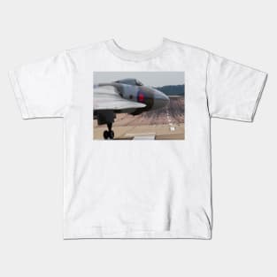 RAF Vulcan XH558 lining up Kids T-Shirt